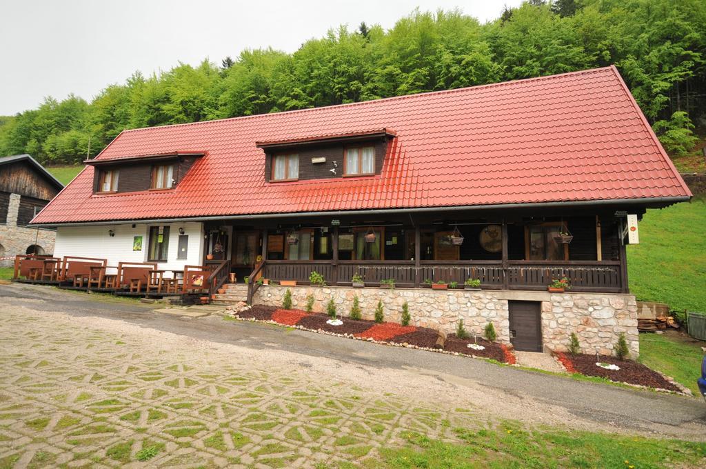 Penzion Pastierna Dedinky Exterior foto